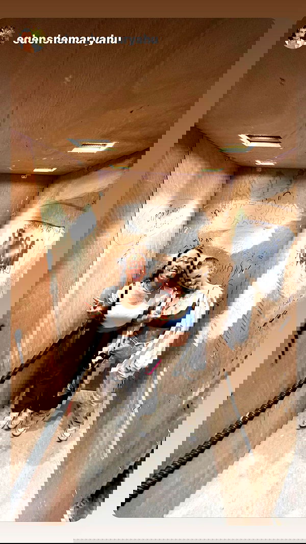 lia_abramovich image ~ Altpins