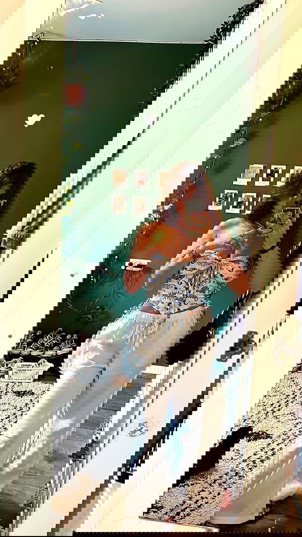 lia_abramovich image ~ Altpins