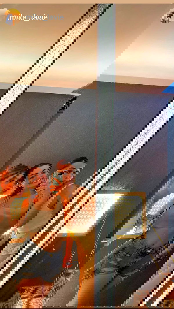 lia_abramovich image ~ Altpins