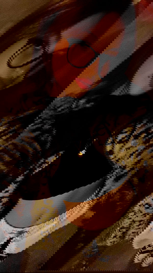 lia_abramovich image ~ Altpins