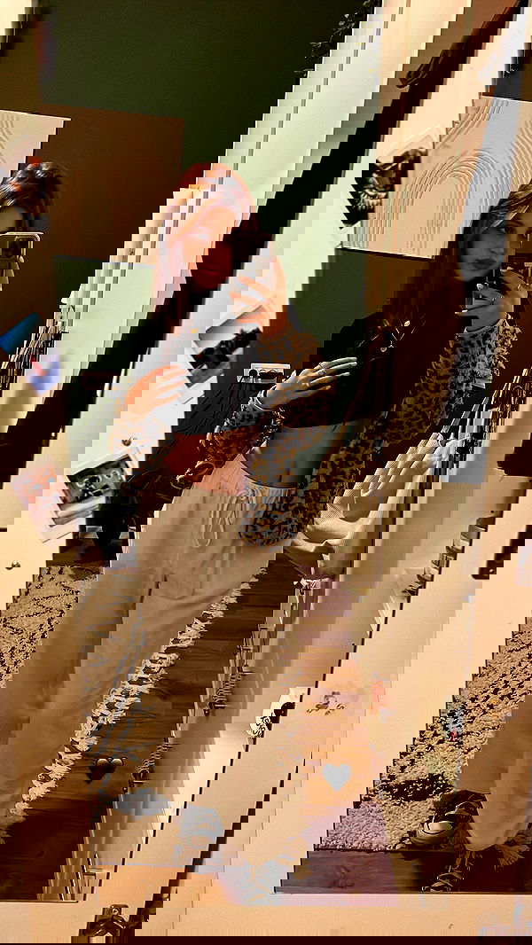 lia_abramovich image ~ Altpins