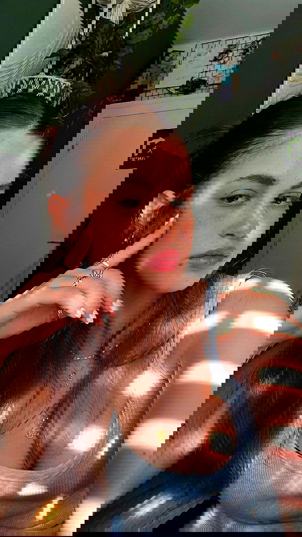 lia_abramovich image ~ Altpins