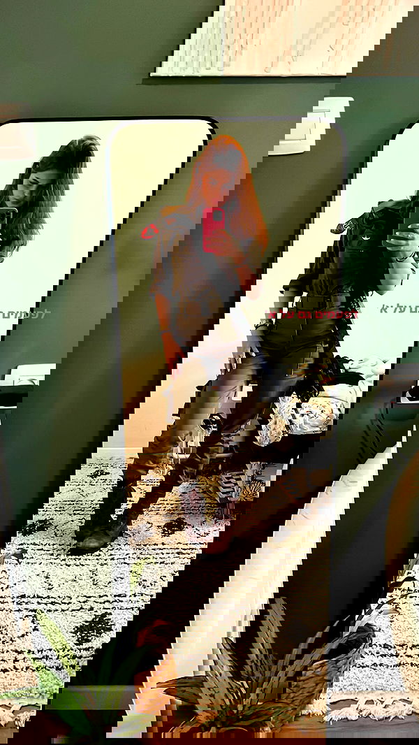 lia_abramovich image ~ Altpins