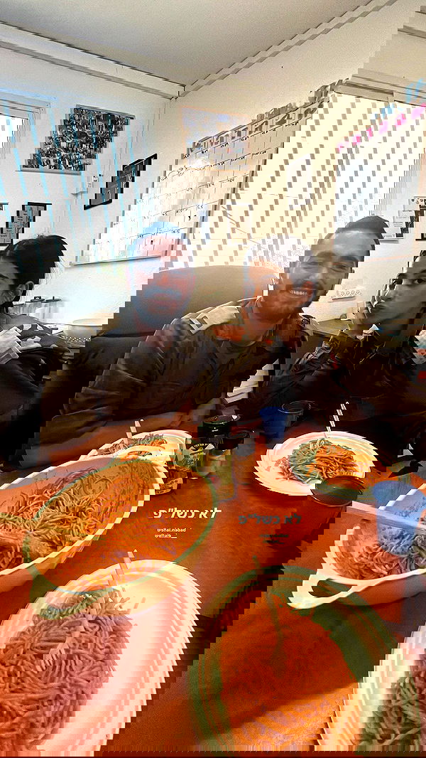 lia_abramovich image ~ Altpins