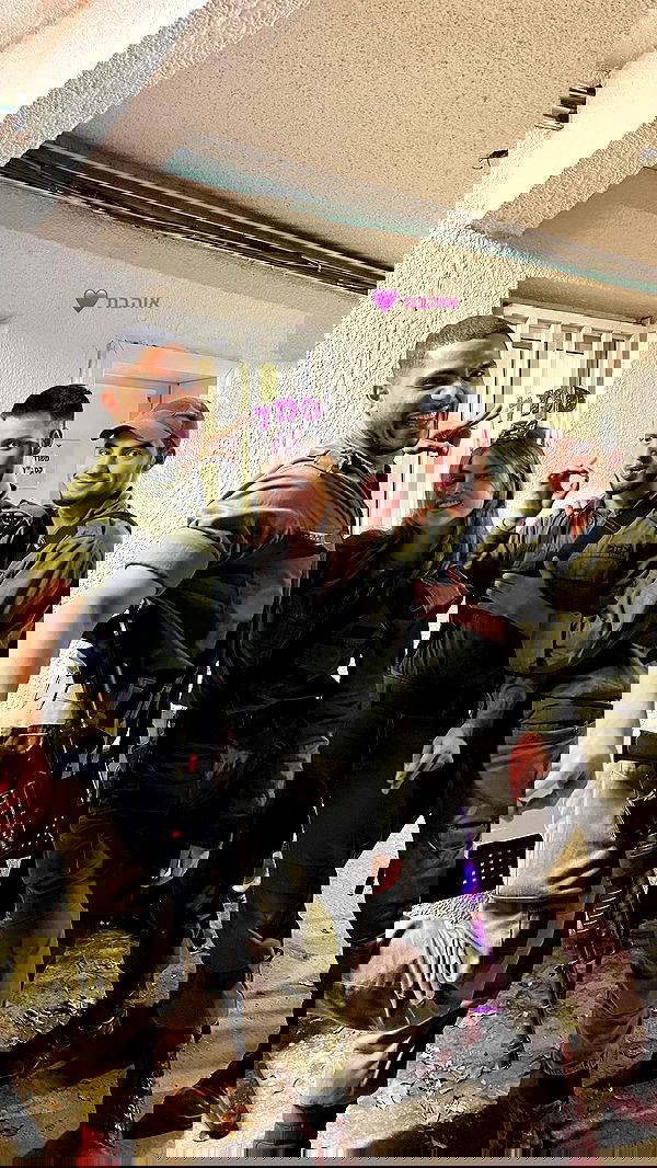 lia_abramovich image ~ Altpins