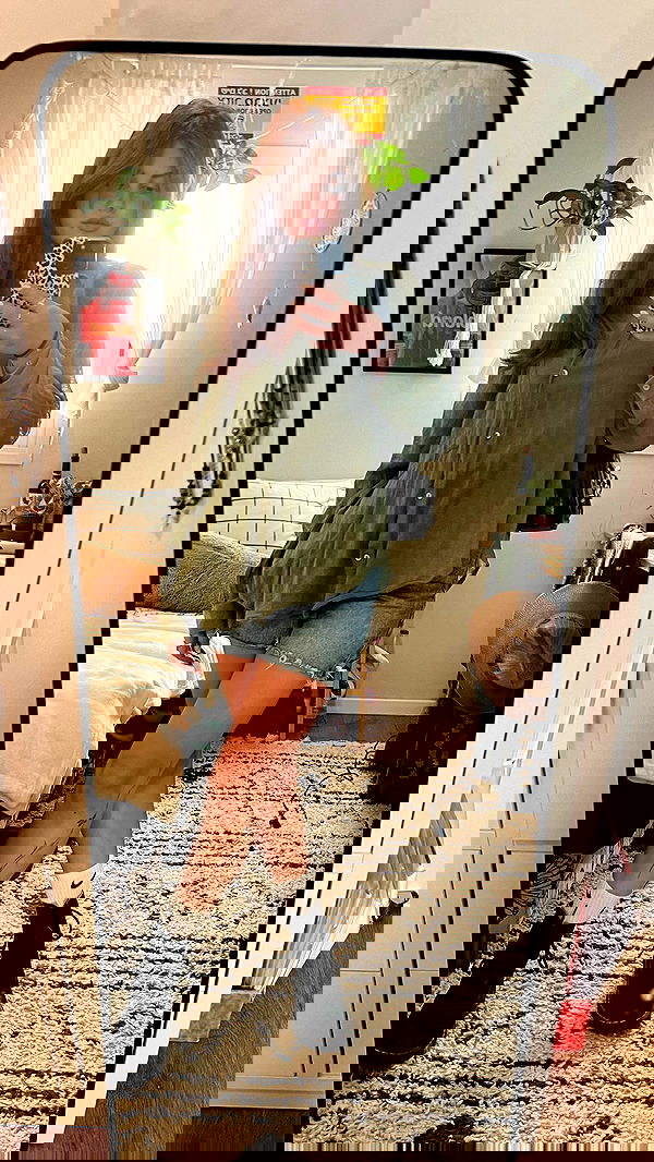 lia_abramovich image ~ Altpins