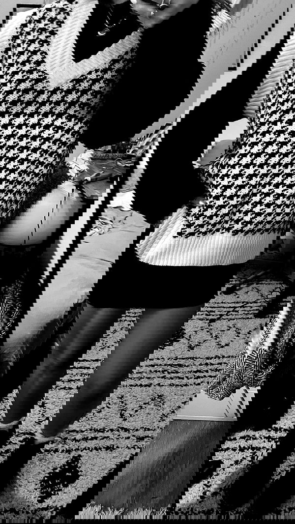 lia_abramovich image ~ Altpins