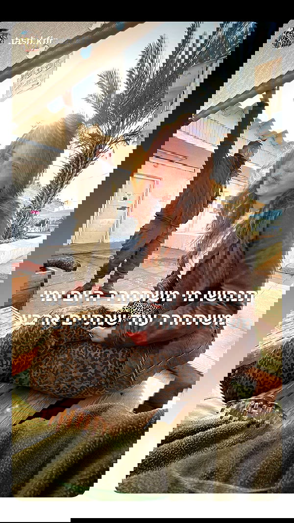 lia_abramovich image ~ Altpins