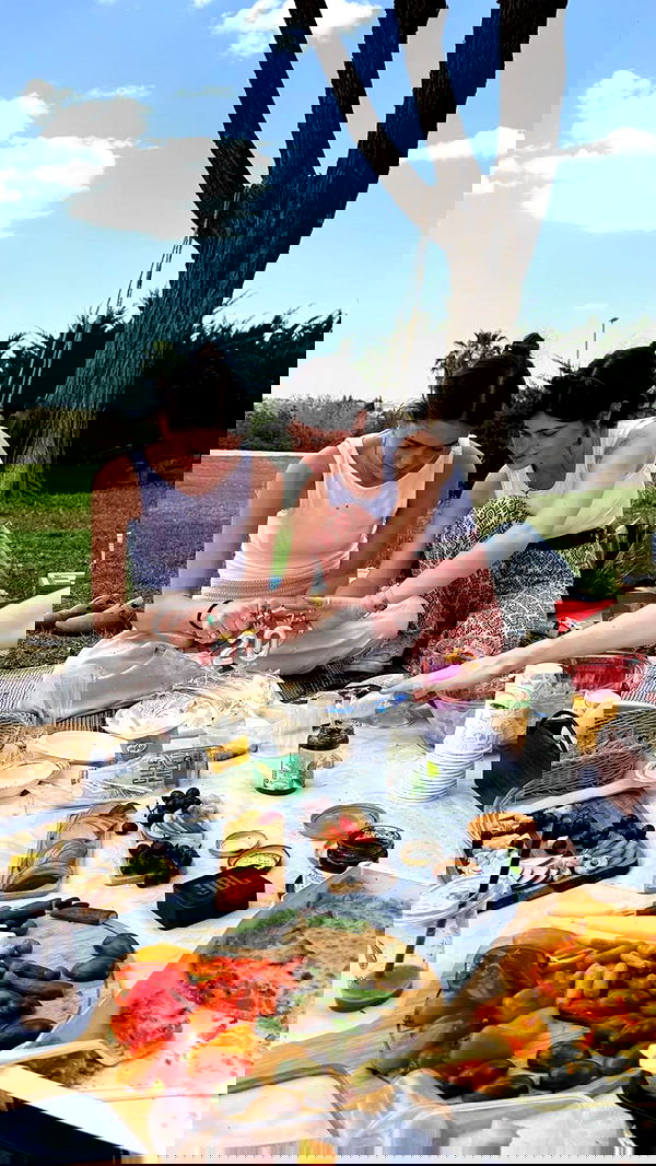 lia_abramovich image ~ Altpins