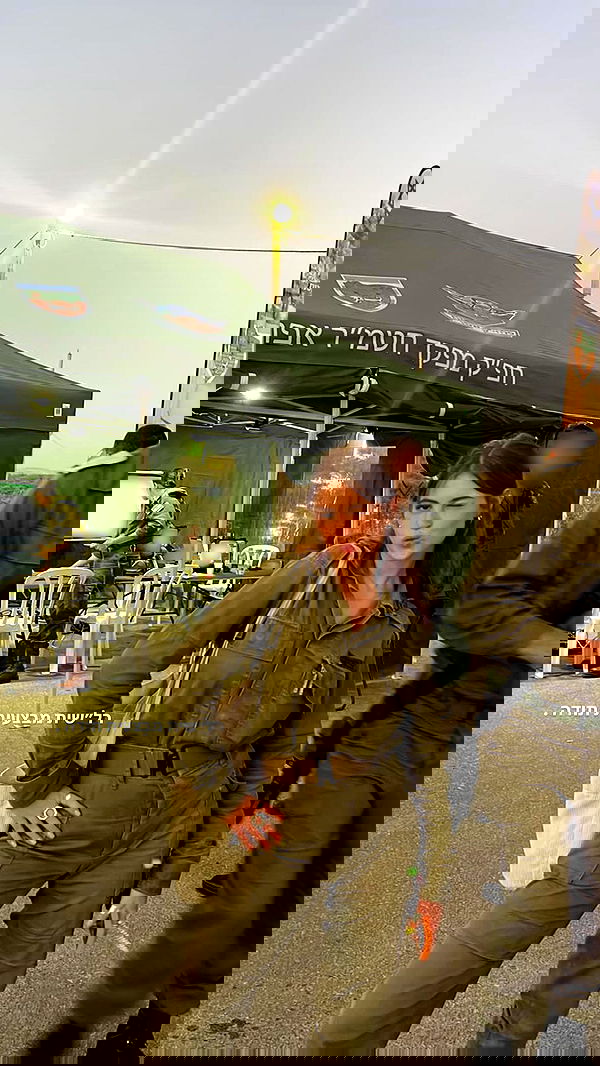 lia_abramovich image ~ Altpins