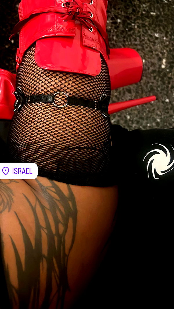 liiuuar instagram image archive image