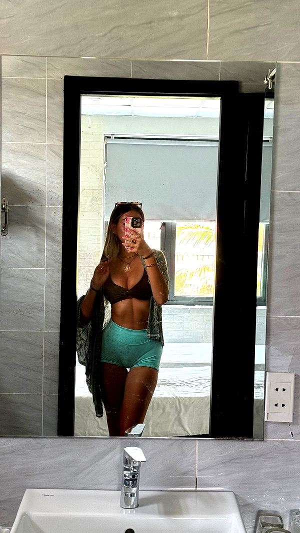mai_glazer instagram image archive image