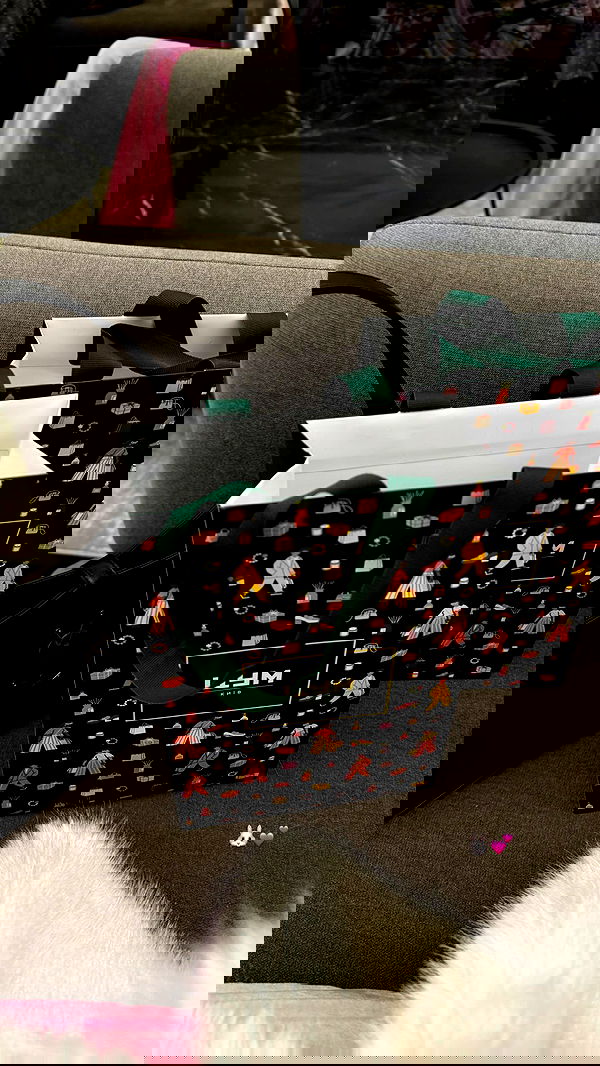 meleeva meleeva archive image