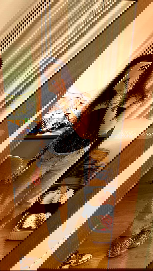 meleeva meleeva archive image