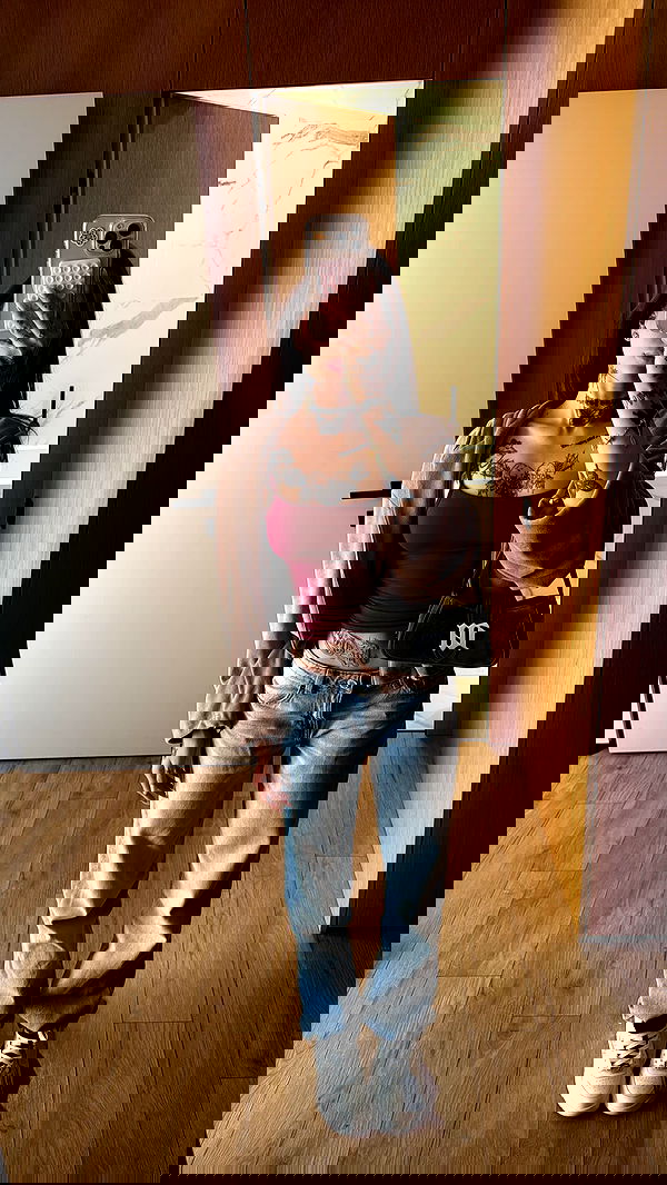 meleeva meleeva archive image