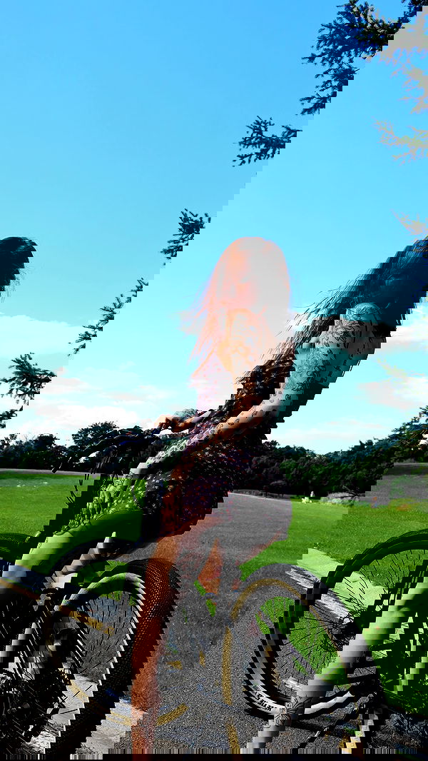 meleeva meleeva archive image