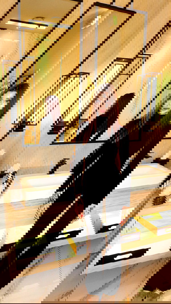 meleeva meleeva archive image