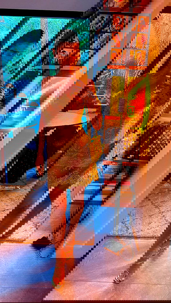 miakhalifa miakhalifa archive image