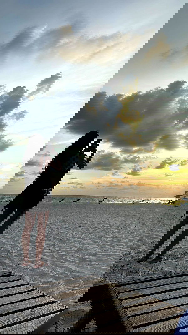 miakhalifa miakhalifa archive image