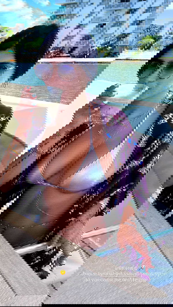 miakhalifa miakhalifa archive image