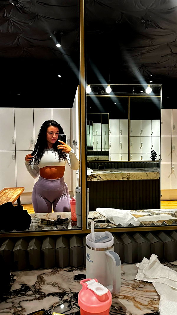 mikaela.lesikar instagram image archive image