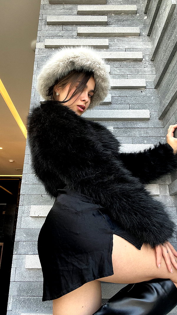 mili.cohen.official instagram image archive image