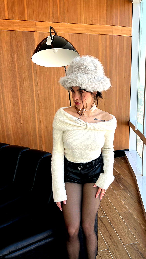 mili.cohen.official instagram image archive image
