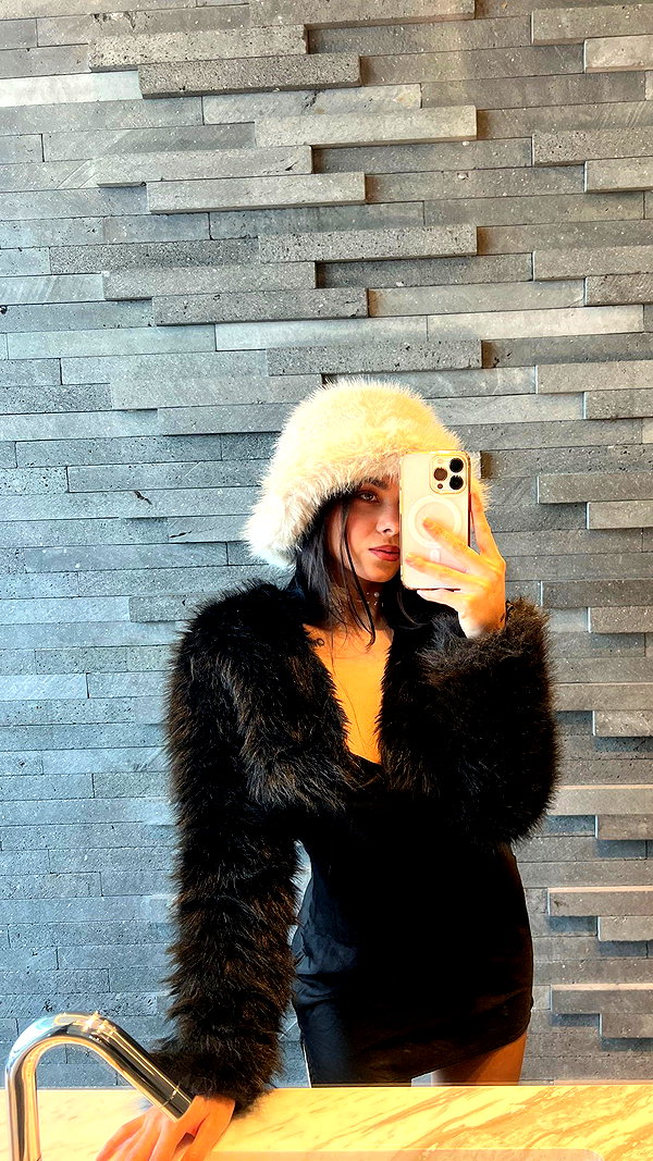mili.cohen.official instagram image archive image