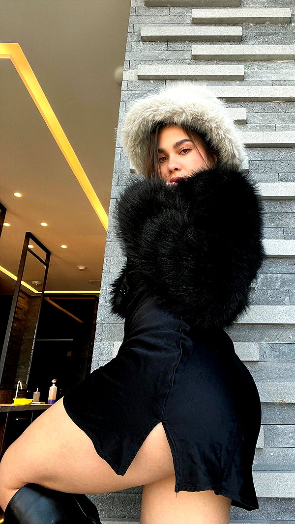 mili.cohen.official instagram image archive image