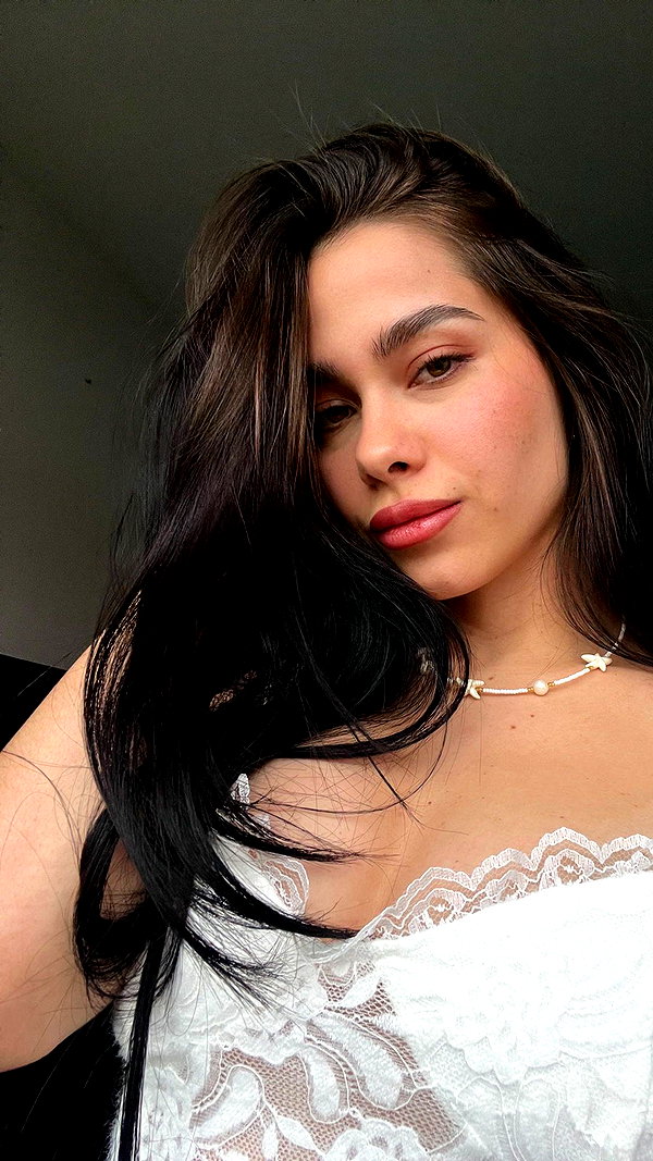 mili.cohen.official instagram image archive image