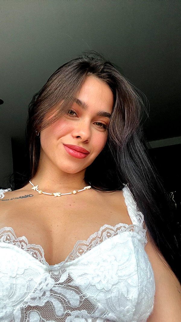 mili.cohen.official instagram image archive image