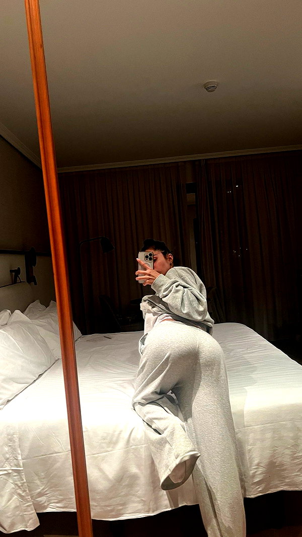 mili.cohen.official instagram image archive image