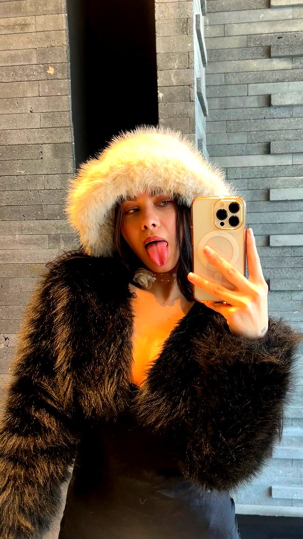 mili.cohen.official instagram image archive image