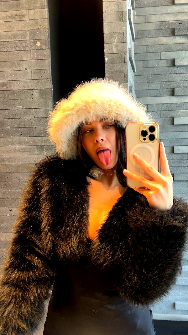 mili.cohen.official instagram image archive image