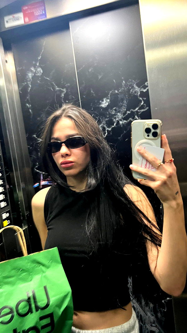 mili.cohen.official instagram image archive image