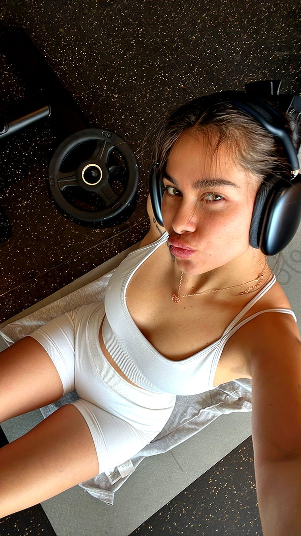 mili.cohen.official instagram image archive image