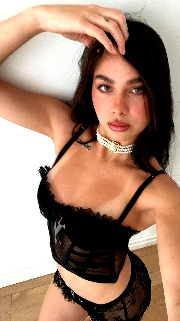 mili.cohen.official instagram image archive image