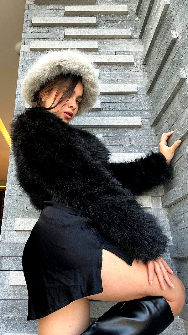 mili.cohen.official instagram image archive image