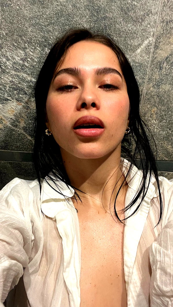 mili.cohen.official instagram image archive image