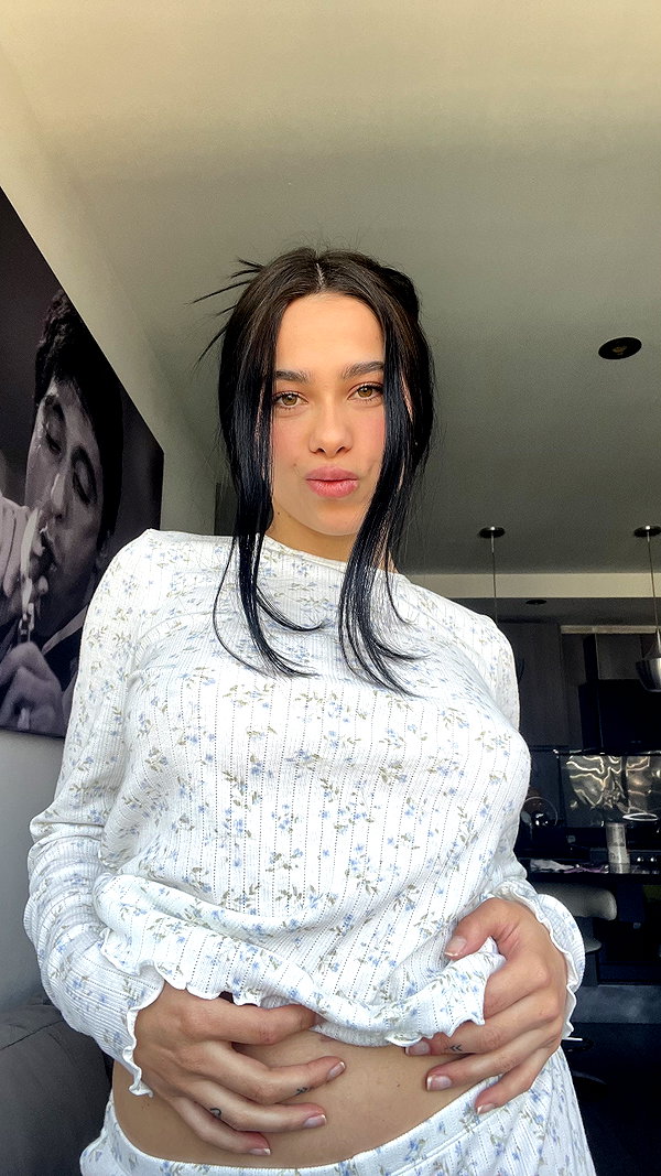 mili.cohen.official instagram image archive image