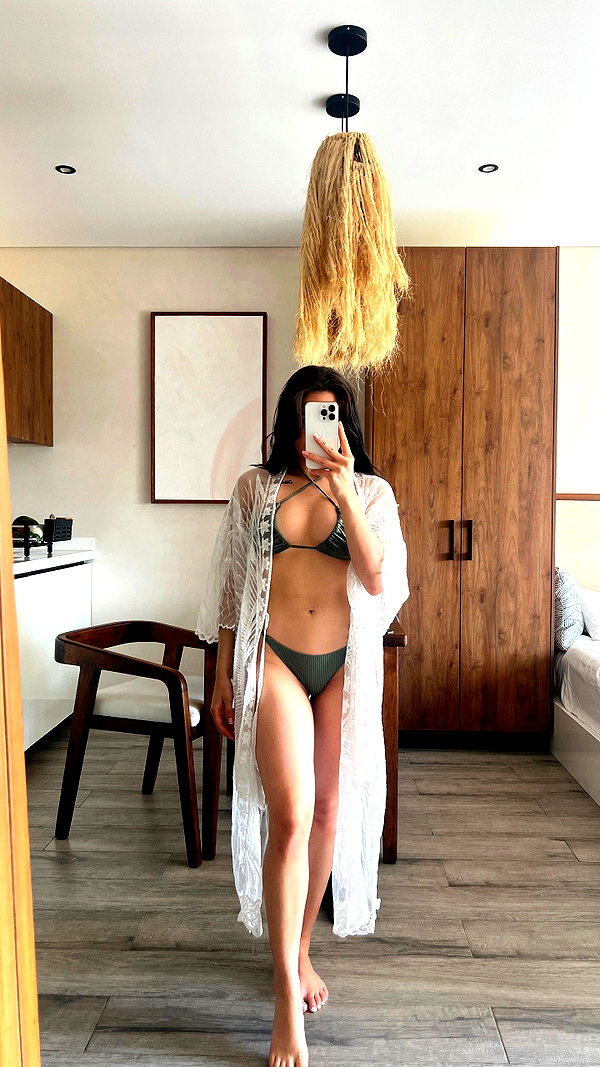 mili.cohen.official instagram image archive image