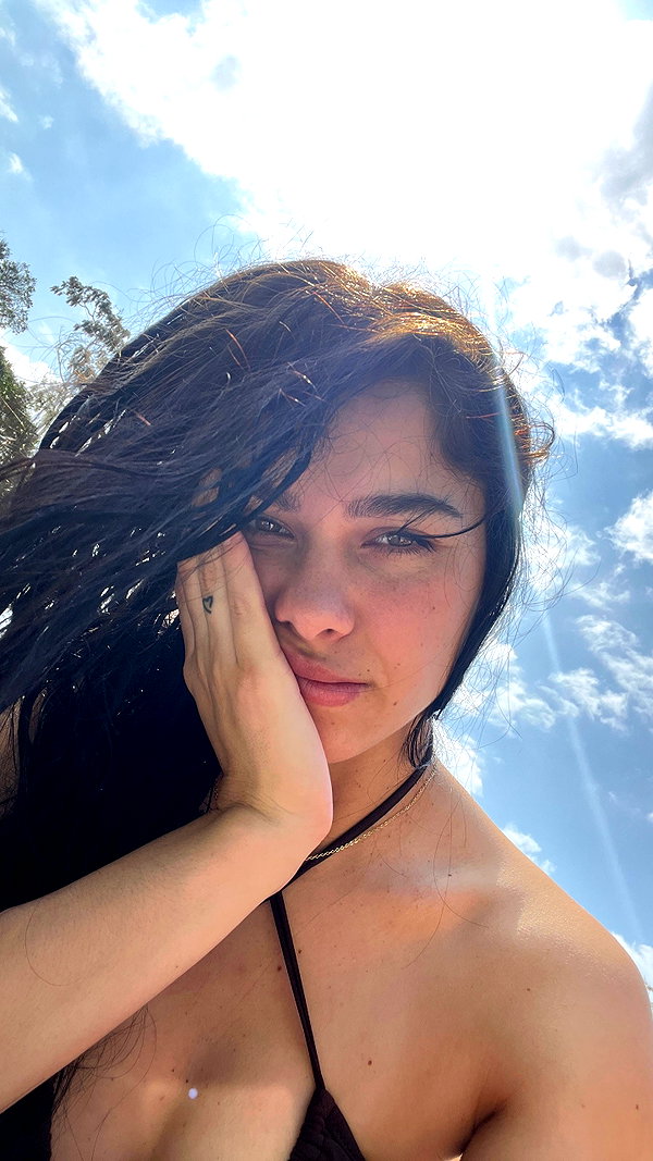 mili.cohen.official instagram image archive image