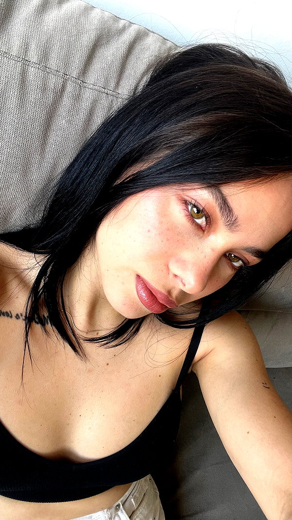 mili.cohen.official instagram image archive image