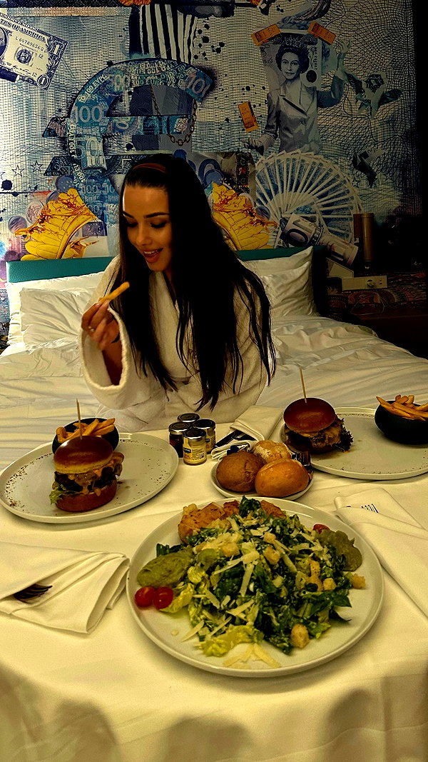 minicuta instagram image archive image