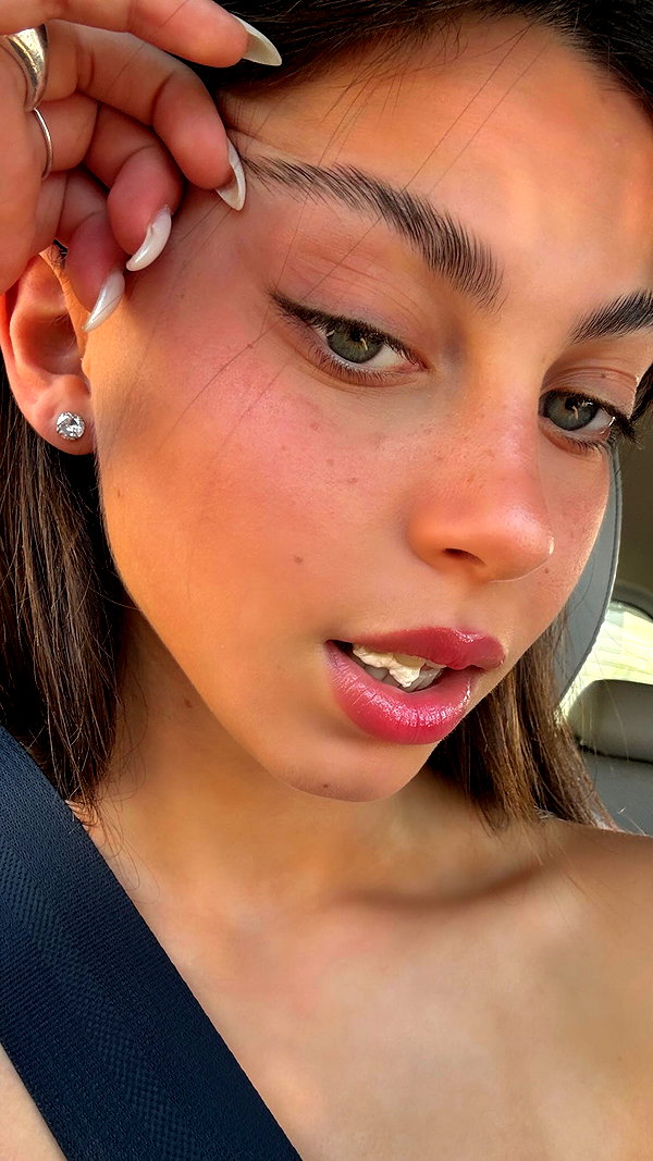 miya_sahar instagram image archive image
