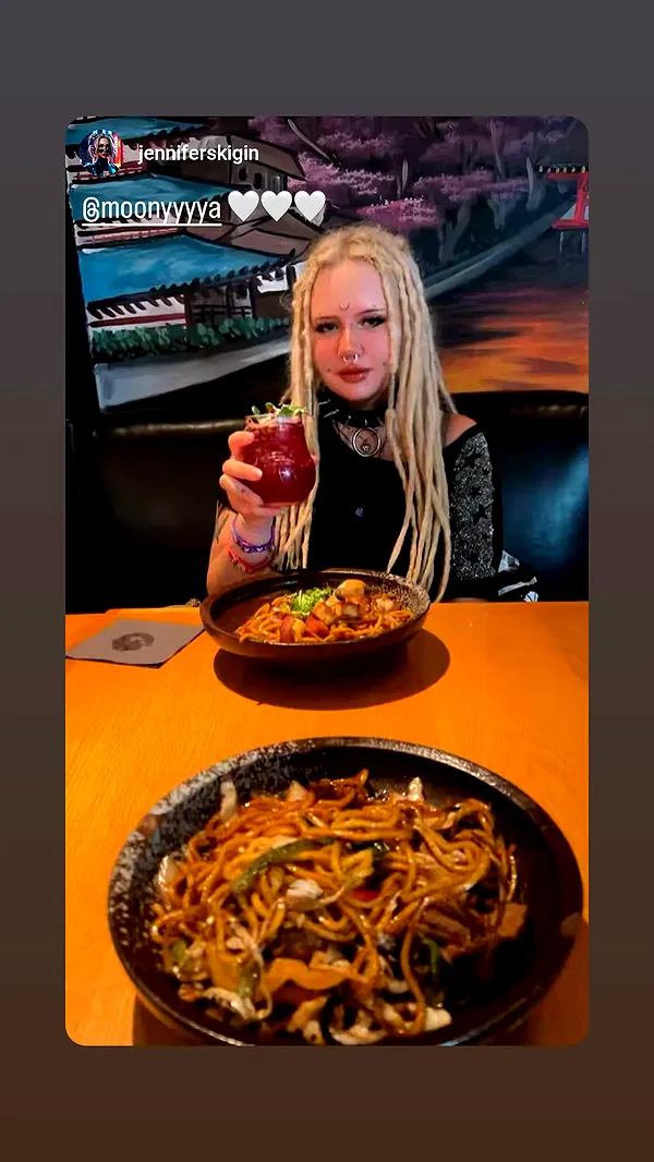 moonyyyya moonyyyya archive image