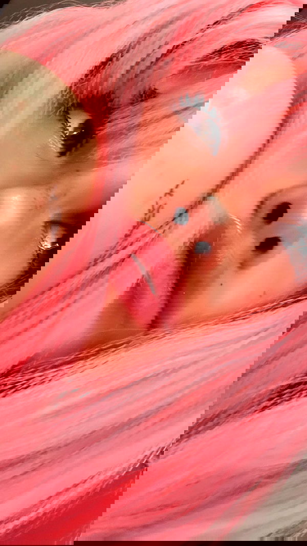 nessabarrett image ~ Altpins