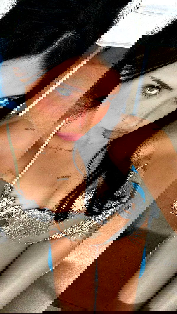 nessabarrett image ~ Altpins