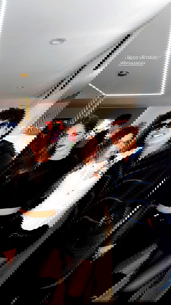 nevaaadaa nevaaadaa archive image