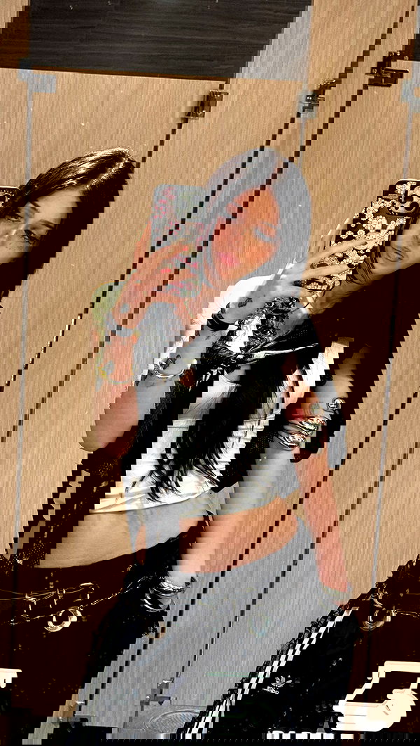 nevaaadaa nevaaadaa archive image